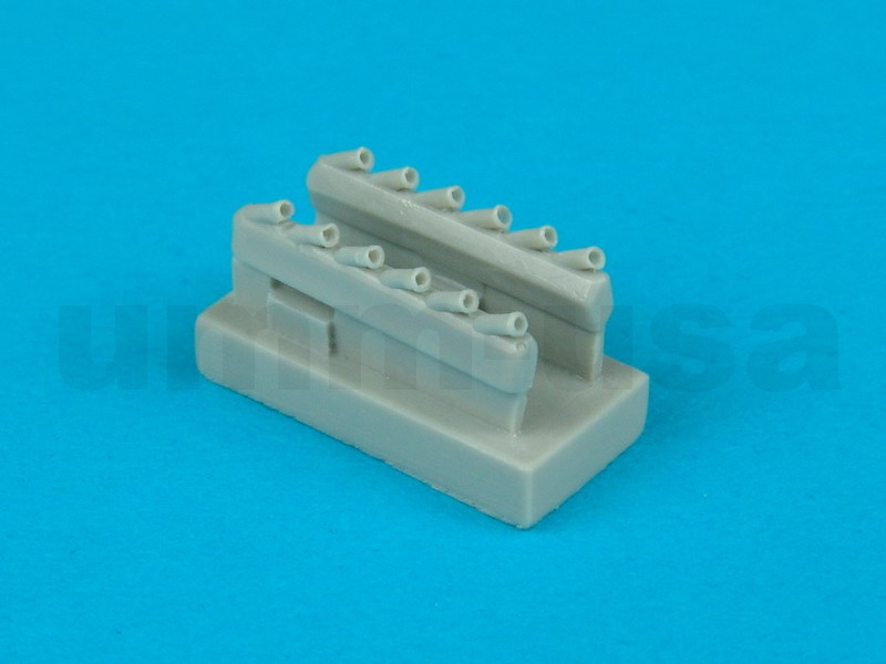 QB72031 P-51D Mustang exhaust with shroud 1/72